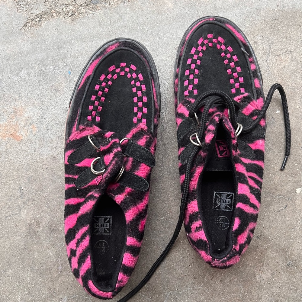 Pink Zebra print T.U.K shoes women size 9